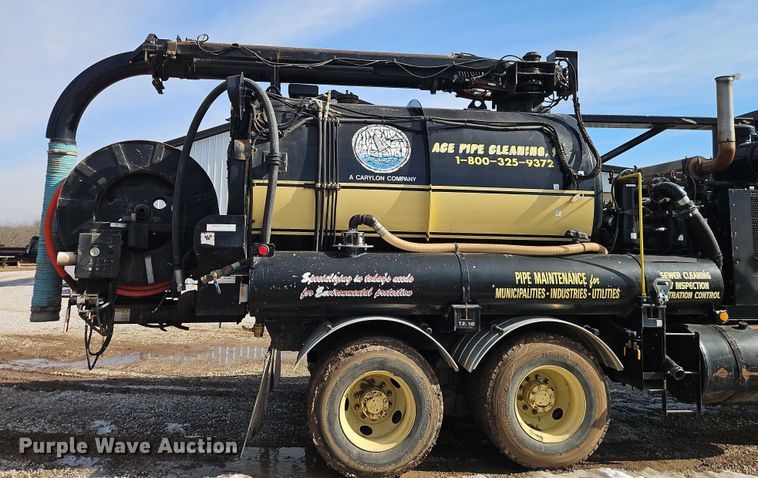 image for item EO4983 2000 Volvo WG sewer jetter truck