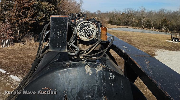 image for item EO4983 2000 Volvo WG sewer jetter truck