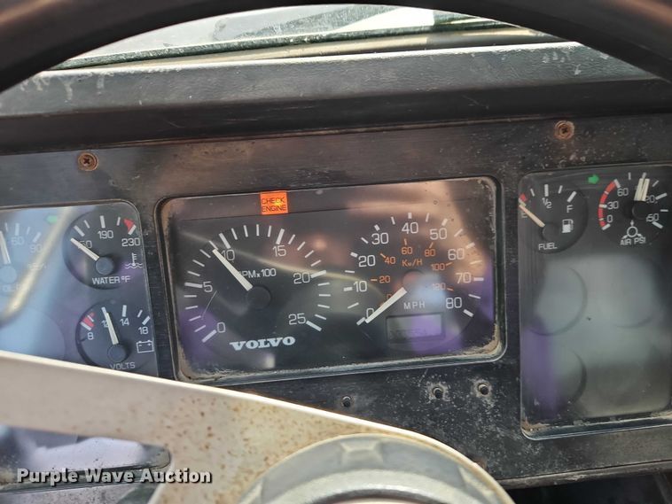 image for item EO4983 2000 Volvo WG sewer jetter truck