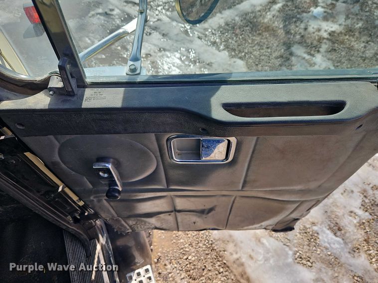 image for item EO4983 2000 Volvo WG sewer jetter truck