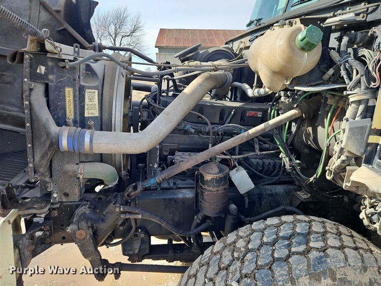 image for item EO4983 2000 Volvo WG sewer jetter truck