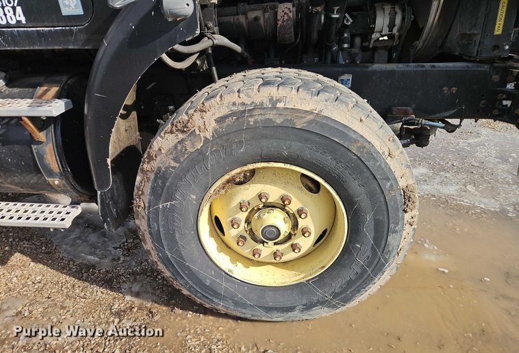 image for item EO4983 2000 Volvo WG sewer jetter truck