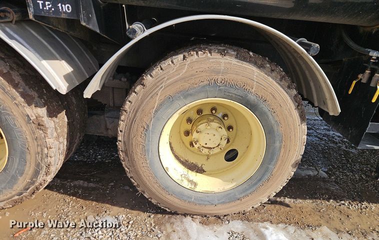 image for item EO4983 2000 Volvo WG sewer jetter truck