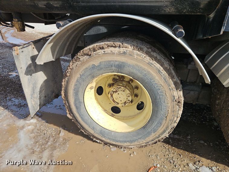 image for item EO4983 2000 Volvo WG sewer jetter truck