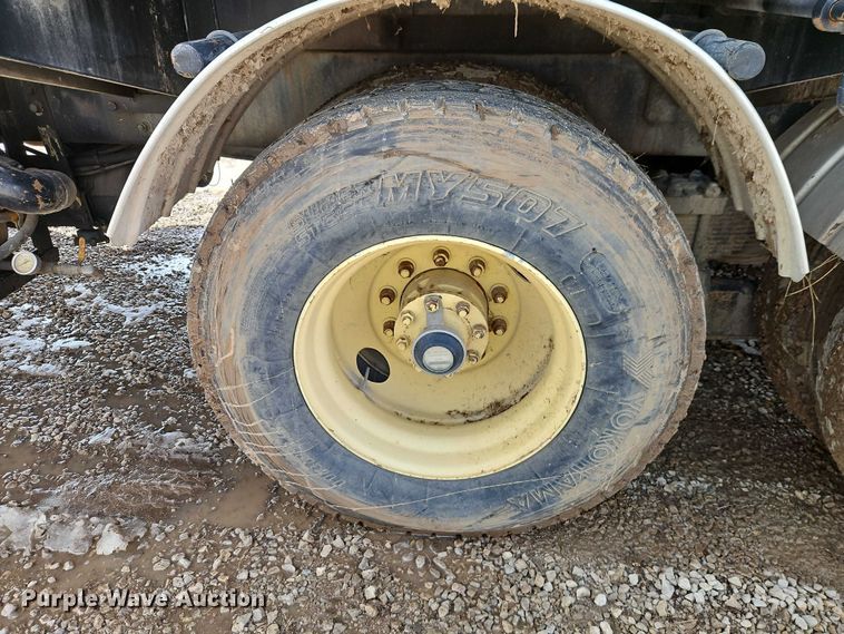 image for item EO4983 2000 Volvo WG sewer jetter truck