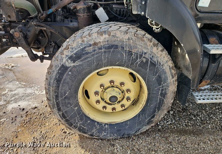 image for item EO4983 2000 Volvo WG sewer jetter truck