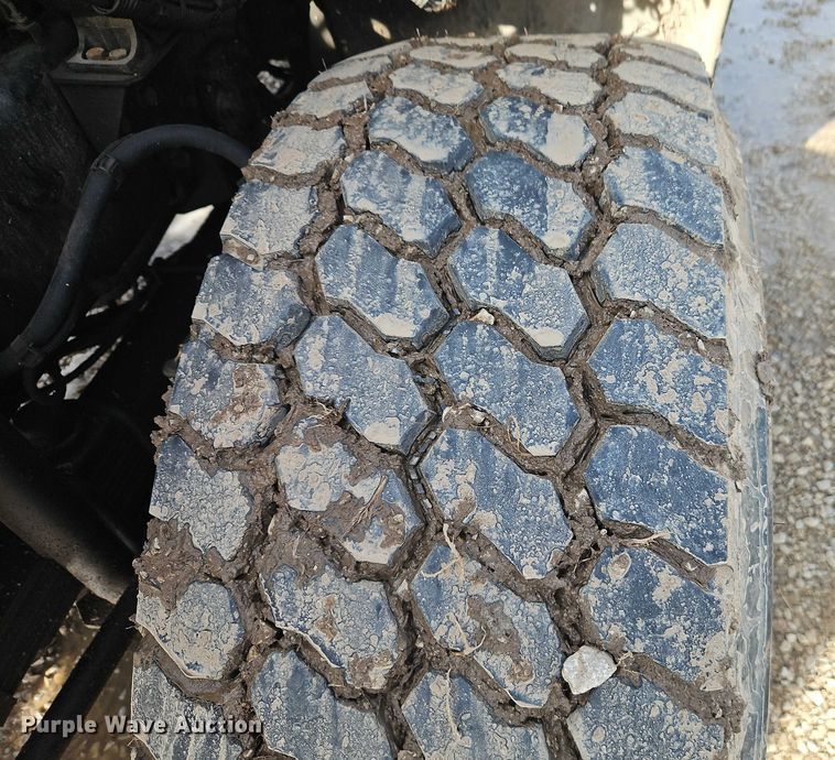 image for item EO4983 2000 Volvo WG sewer jetter truck