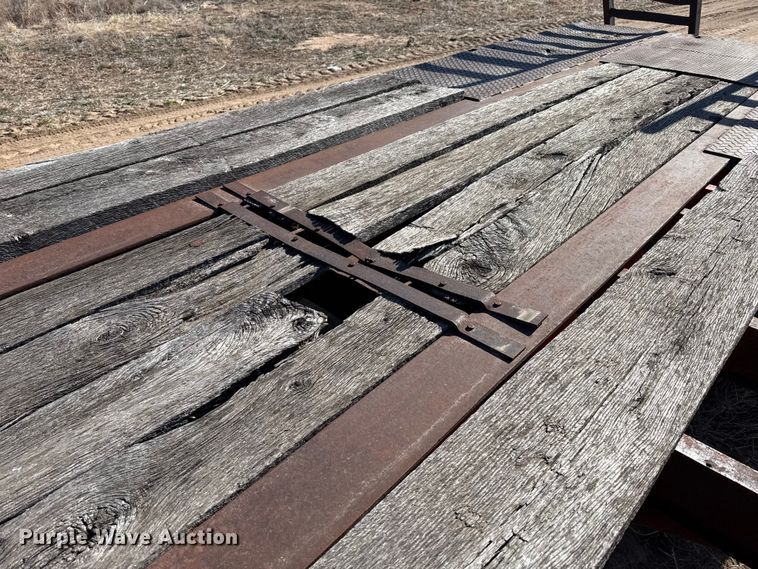 image for item EP2877 1982 Fruehauf PB-J2-DF19-42 drop deck equipment trailer