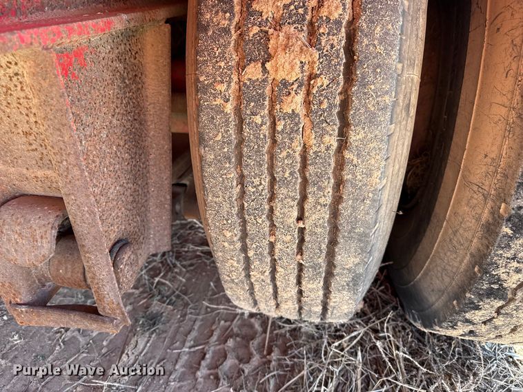 image for item EP2877 1982 Fruehauf PB-J2-DF19-42 drop deck equipment trailer