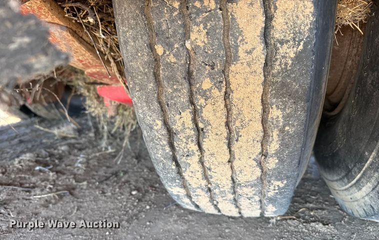 image for item EP2877 1982 Fruehauf PB-J2-DF19-42 drop deck equipment trailer