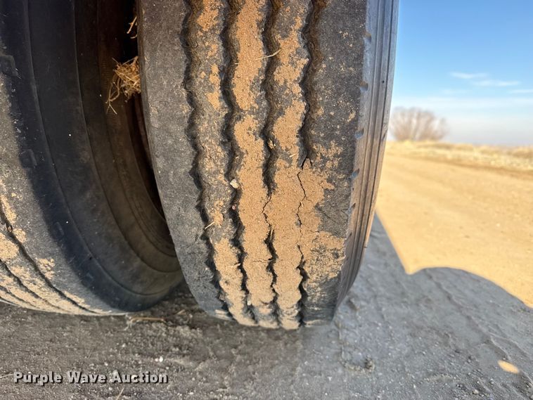 image for item EP2877 1982 Fruehauf PB-J2-DF19-42 drop deck equipment trailer