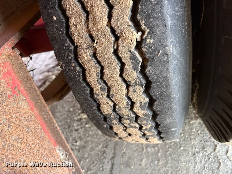 image for item EP2877 1982 Fruehauf PB-J2-DF19-42 drop deck equipment trailer