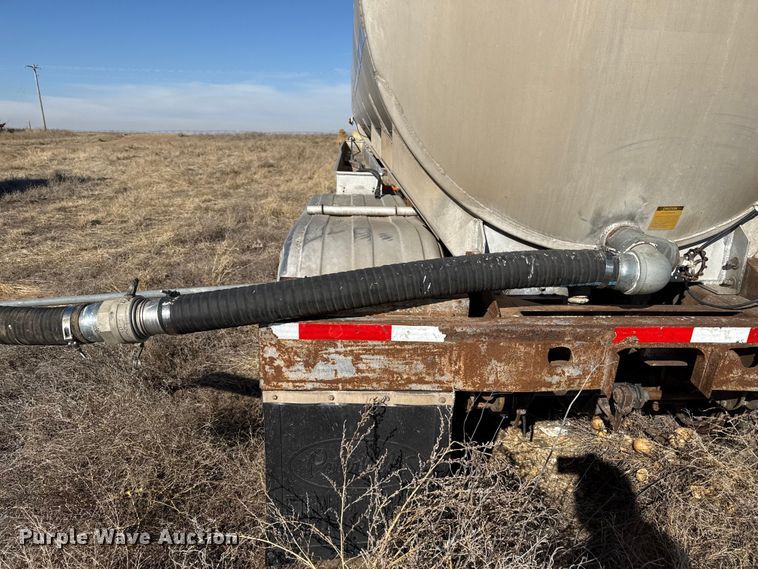 image for item EP2884 1977 FRUE tank trailer