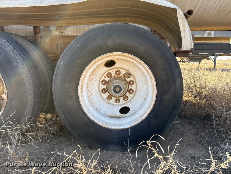 image for item EP2884 1977 FRUE tank trailer