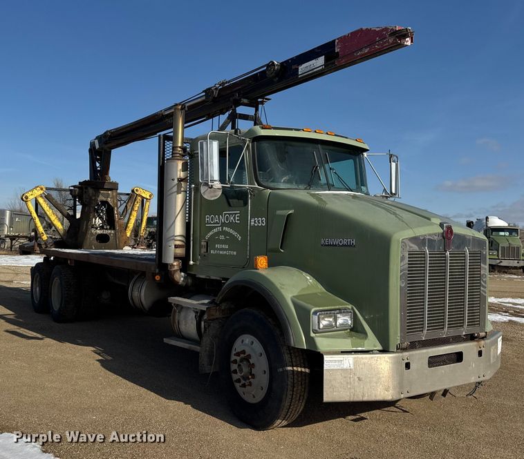 image for item ER0409 2001 Kenworth T880 flatbed truck