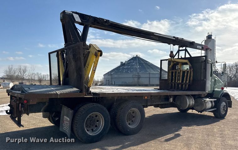 image for item ER0409 2001 Kenworth T880 flatbed truck