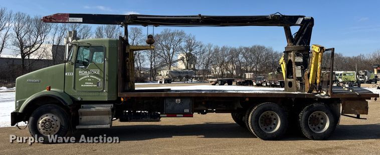image for item ER0409 2001 Kenworth T880 flatbed truck