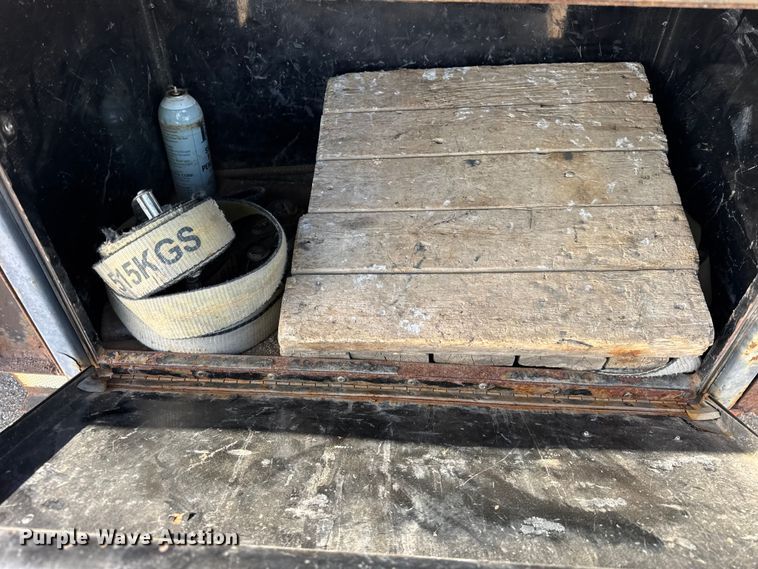 image for item ER0409 2001 Kenworth T880 flatbed truck