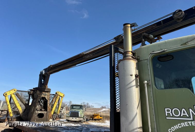 image for item ER0409 2001 Kenworth T880 flatbed truck