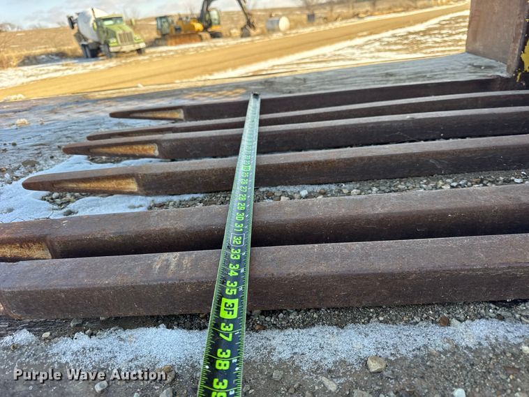 image for item ER0409 2001 Kenworth T880 flatbed truck