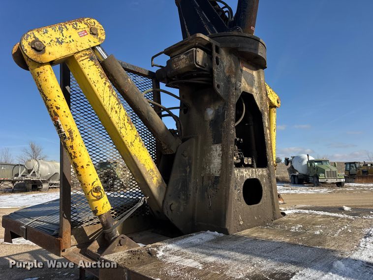 image for item ER0409 2001 Kenworth T880 flatbed truck