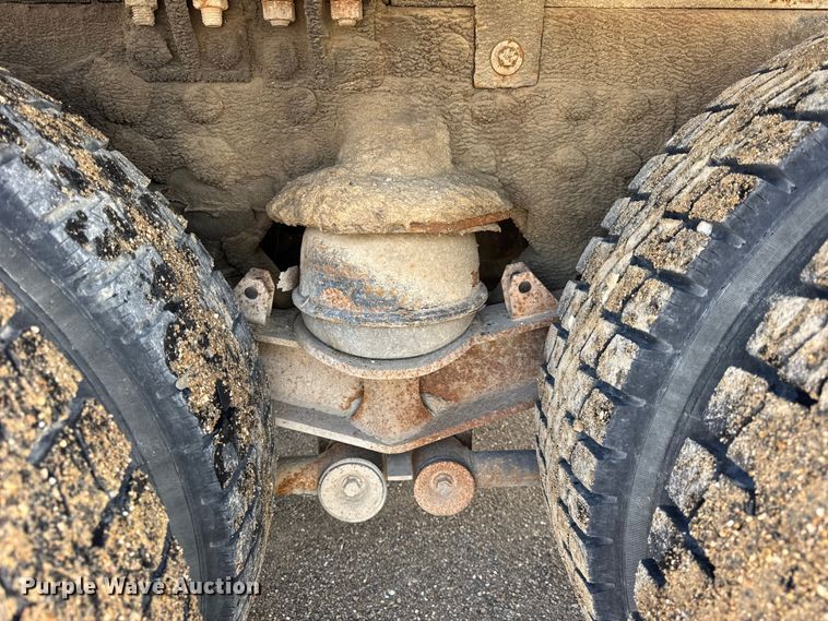 image for item ER0409 2001 Kenworth T880 flatbed truck