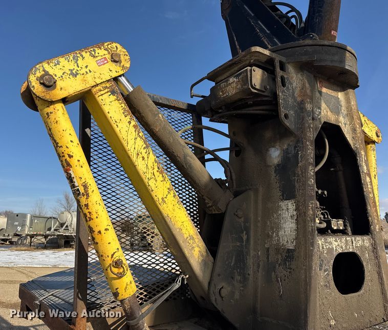 image for item ER0409 2001 Kenworth T880 flatbed truck