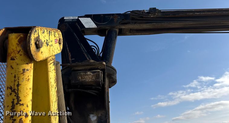 image for item ER0409 2001 Kenworth T880 flatbed truck