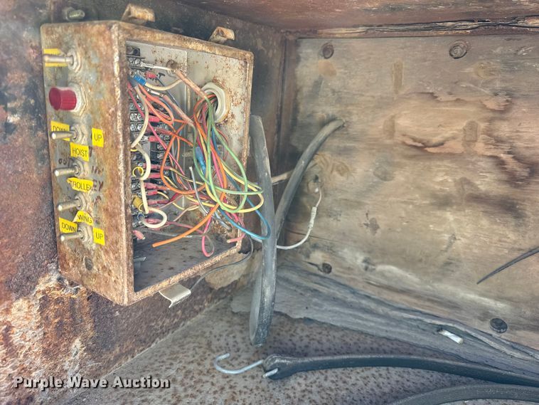 image for item ER0409 2001 Kenworth T880 flatbed truck