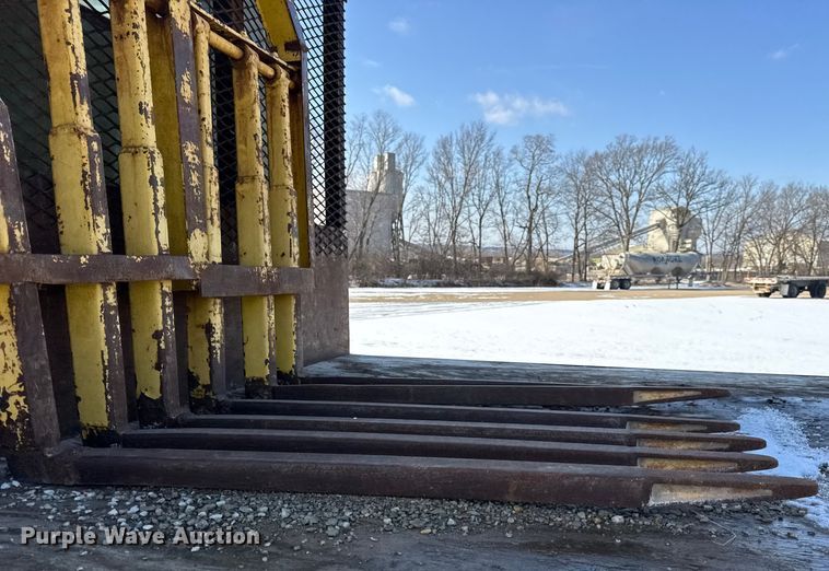 image for item ER0409 2001 Kenworth T880 flatbed truck