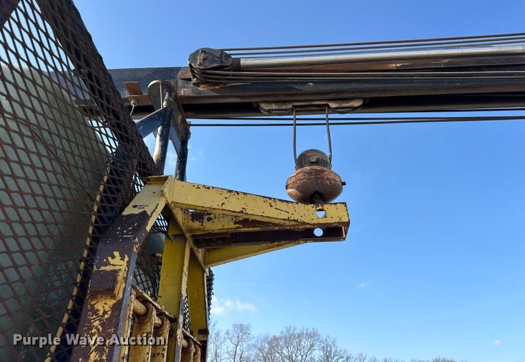 image for item ER0409 2001 Kenworth T880 flatbed truck