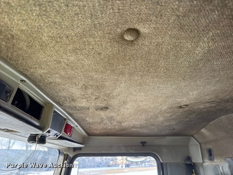 image for item ER0409 2001 Kenworth T880 flatbed truck