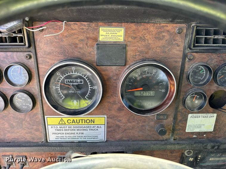 image for item ER0409 2001 Kenworth T880 flatbed truck