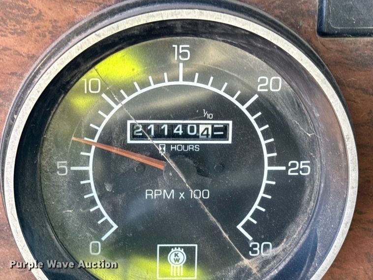 image for item ER0409 2001 Kenworth T880 flatbed truck