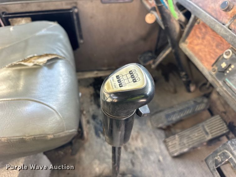 image for item ER0409 2001 Kenworth T880 flatbed truck