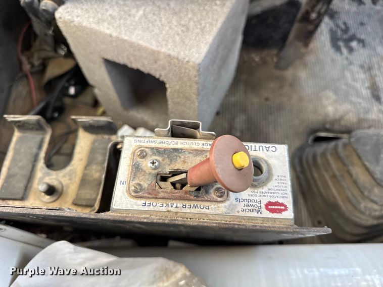 image for item ER0409 2001 Kenworth T880 flatbed truck