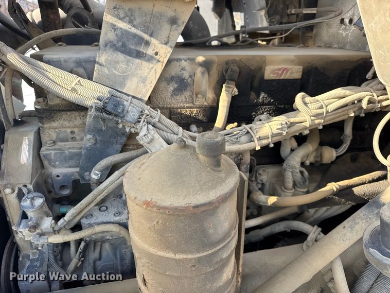 image for item ER0409 2001 Kenworth T880 flatbed truck