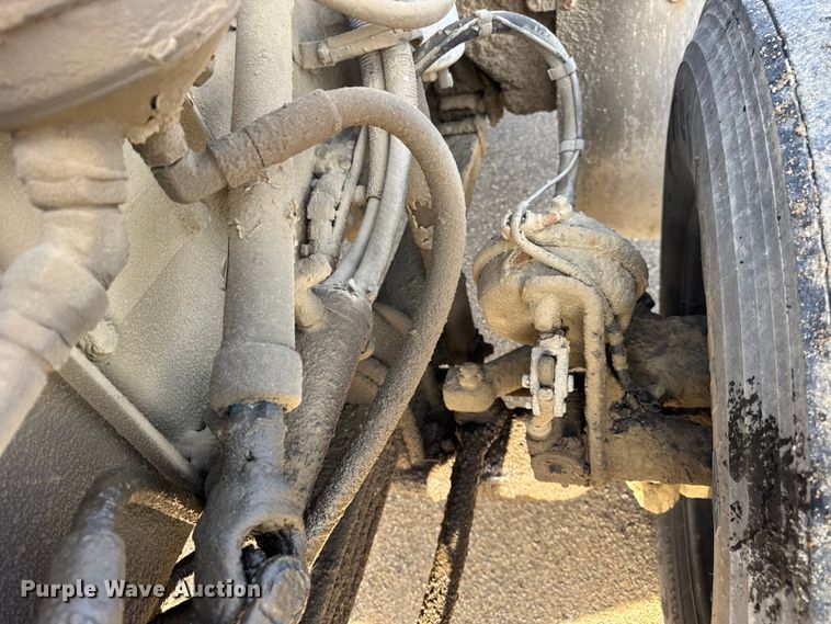 image for item ER0409 2001 Kenworth T880 flatbed truck