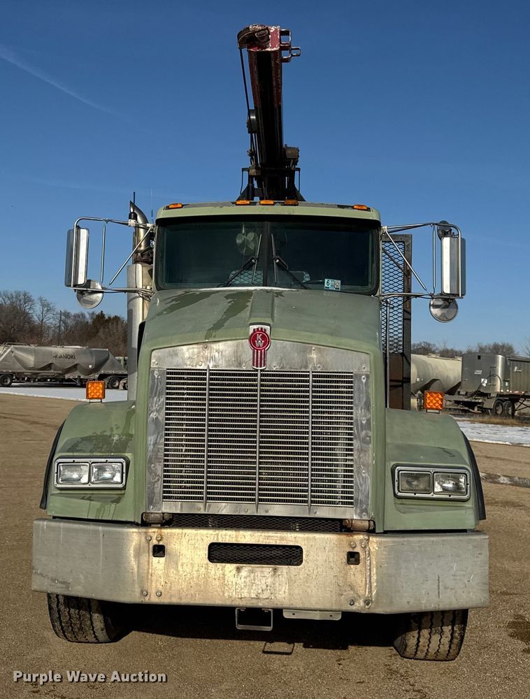 image for item ER0410 2001 Kenworth T880 flatbed truck