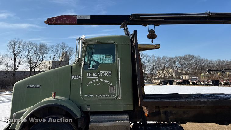 image for item ER0410 2001 Kenworth T880 flatbed truck