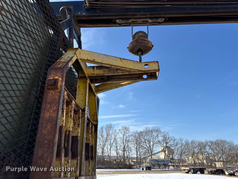 image for item ER0410 2001 Kenworth T880 flatbed truck