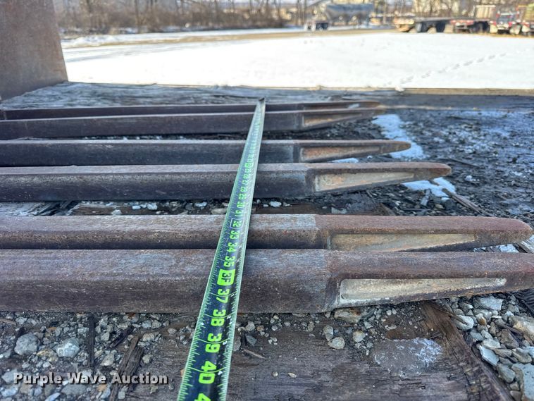 image for item ER0410 2001 Kenworth T880 flatbed truck