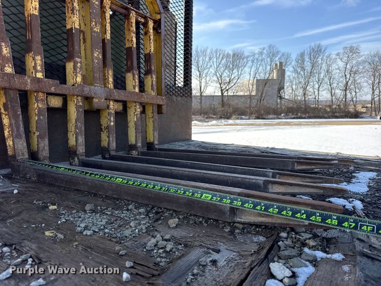 image for item ER0410 2001 Kenworth T880 flatbed truck