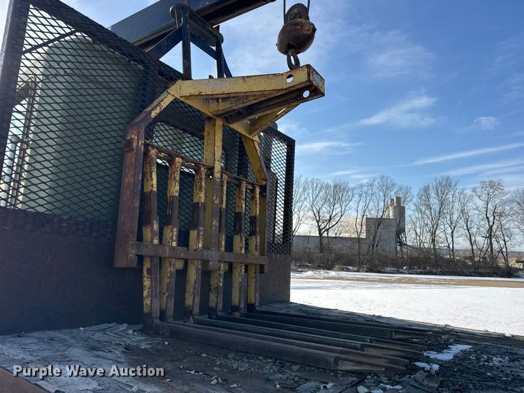 image for item ER0410 2001 Kenworth T880 flatbed truck