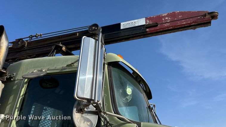 image for item ER0410 2001 Kenworth T880 flatbed truck