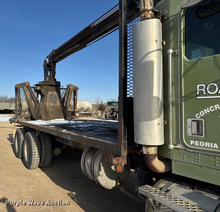 image for item ER0410 2001 Kenworth T880 flatbed truck