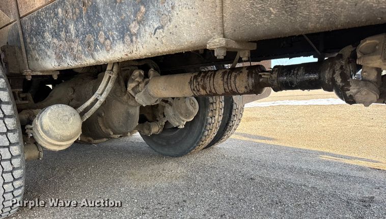 image for item ER0410 2001 Kenworth T880 flatbed truck