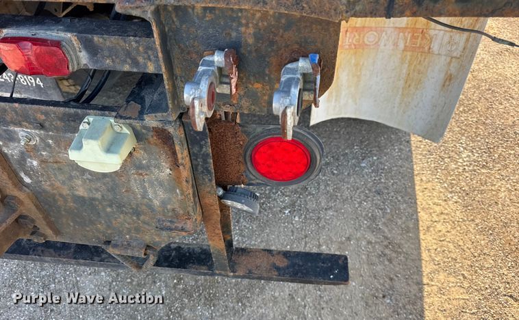 image for item ER0410 2001 Kenworth T880 flatbed truck