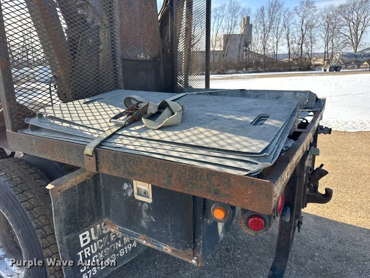 image for item ER0410 2001 Kenworth T880 flatbed truck