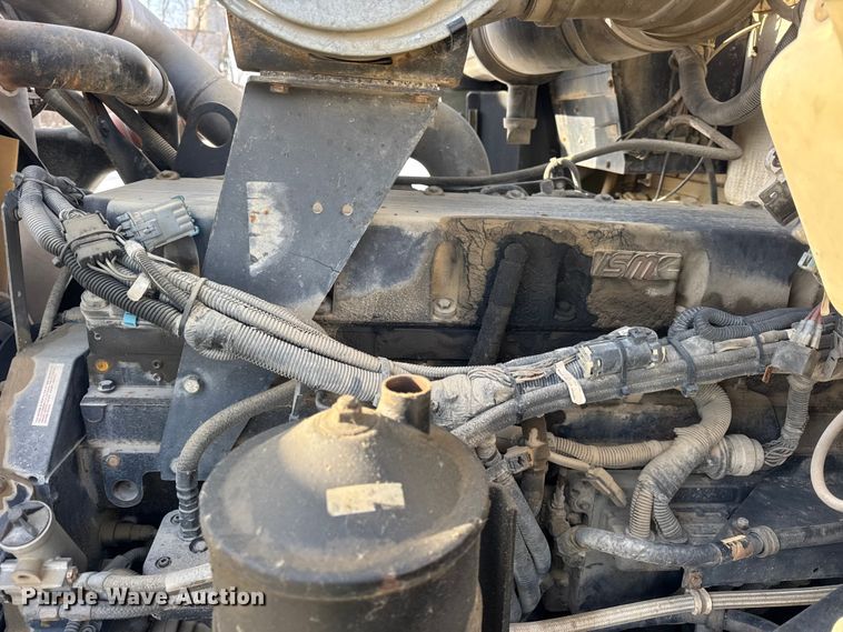 image for item ER0410 2001 Kenworth T880 flatbed truck